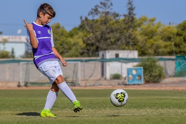 而裁判的判 而裁判的判